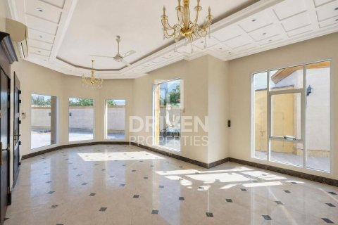 Al Quoz, Dubai, UAE의 임대용 빌라 950.03제곱미터 번호 768337 - 사진 9