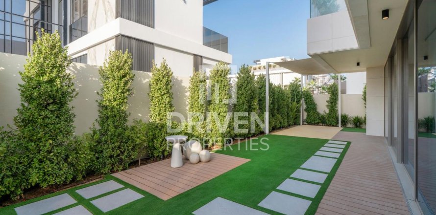 Willa w Jumeirah, Dubai, ZEA 5 sypialnie, 704.76 mkw. nr 767573