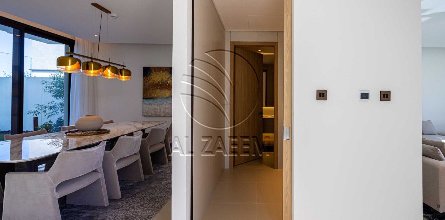Villa a Saadiyat Island, Abu Dhabi, EAU 4 camere da letto, 720 mq. № 725759