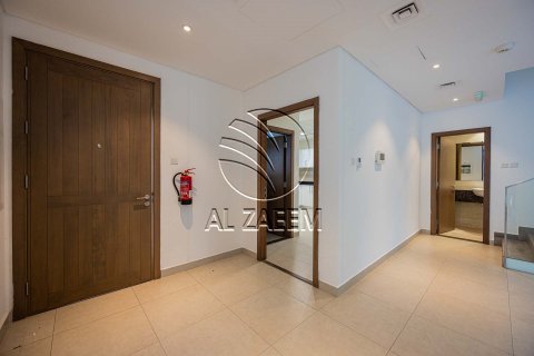 Vila u Abu Dhabi, UAE 5 spavaćih soba, 289 m2 Br. 725761 - fotografija 4