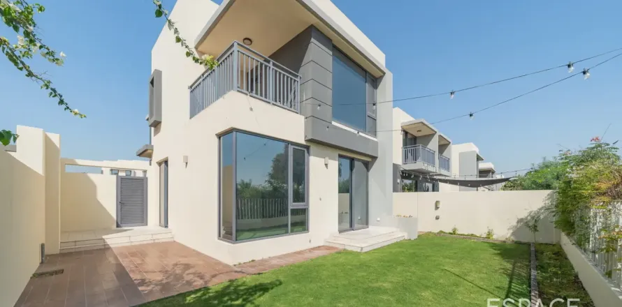 Maison de ville à Dubai Hills Estate, Dubai, EAU: 4 chambres, 229 m2 № 738239