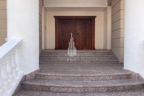 Villa in Khalifa City, Abu Dhabi, UAE 5 bedrooms, 519 sq.m. № 514018 - photo 9