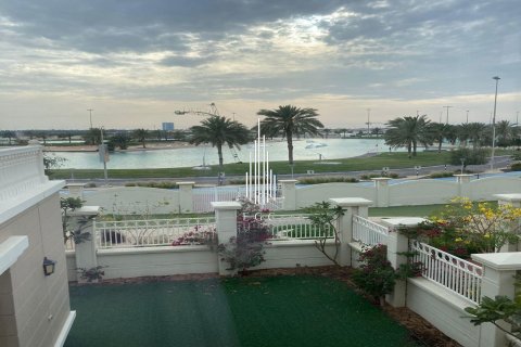וילה ב Khalifa City, Abu Dhabi, איחוד האמירויות 5 חדרי שינה, 519 מ