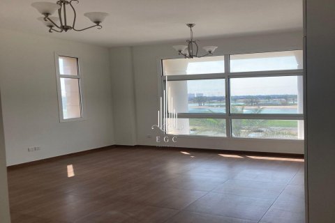 Villa in Khalifa City, Abu Dhabi, UAE 5 bedrooms, 519 sq.m. № 514018 - photo 6