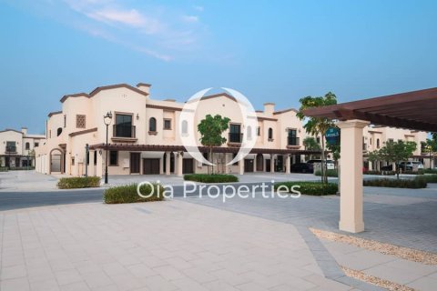 Huvila Abu Dhabi, Arabiemiraatit 5 makuuhuonetta, 640 m2 № 644594 - kuva 2