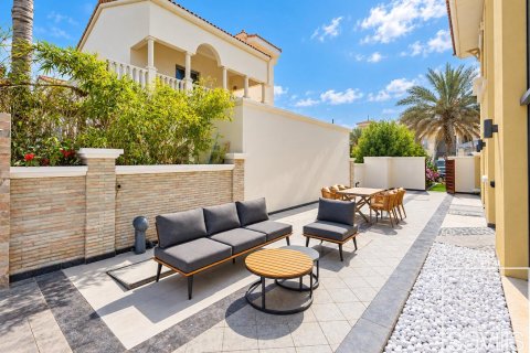 Villa til salgs i Palm Jumeirah, Dubai, Emiratene 4 soverom, 657.38 kvm Nr. 766764 - Foto 27