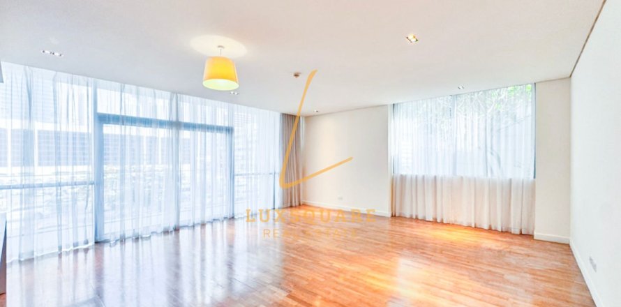 Apartamento en Al Wasl, Dubai, EAU 3 dormitorios, 222 m² № 738741