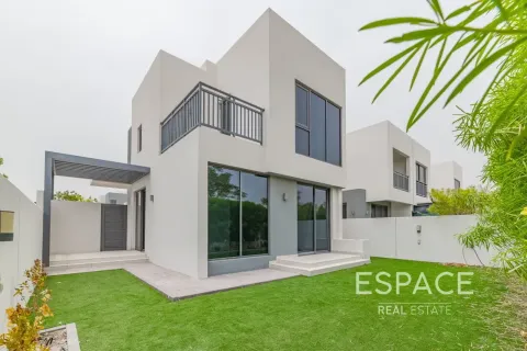 Βίλα σε Dubai Hills Estate, ΗΑΕ 4 υπνοδωμάτια, 229 τ.μ. Αρ. 738399