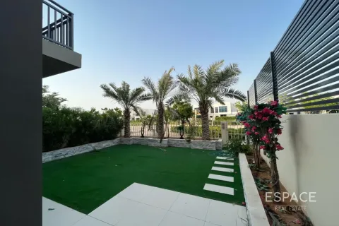 Vilë në Dubai Hills Estate, Emiratet e Bashkuara Arabe 3 dhoma gjumi, 211 m2. № 738401 - Foto 10