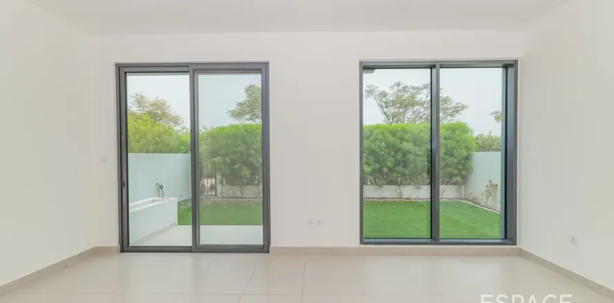 Villa sa Dubai Hills Estate, UAE 4 silid-tulugan, 231 sq.m. № 738400