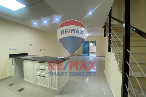 Villa uthyres i Al Reef, Abu Dhabi, UAE 3 sovrum, 225.2 kvm Nr. 517430 - fotografi 4