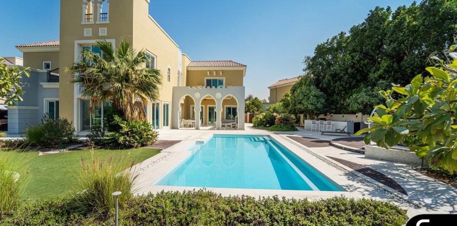 Villa itt: Dubai Sports City, Dubai, EAE, 6 hálószoba, 760 m², azonosító: 698044