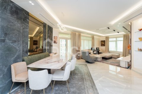 Wohnung in Palm Jumeirah, Dubai, VAE: 3 Schlafzimmer, 201 m2 Nr. 763158