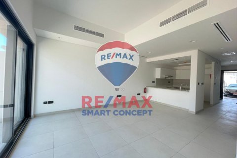 Townhouse in Al Salam Street, Abu Dhabi, UAE 3 bedrooms, 146 sq.m. № 516374