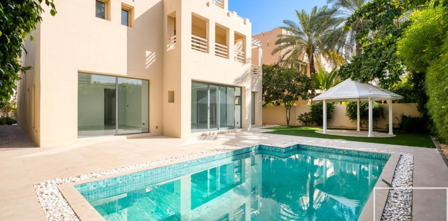 Vila v The Lakes, Dubai, SAE 6 spální, 707.27 m2 č. 747757