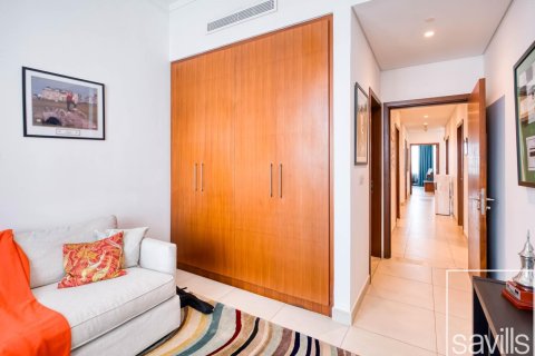 Apartamento en alquiler en The Hills, Dubai, EAU 3 dormitorios, 218.42 m2 № 747758 - foto 11