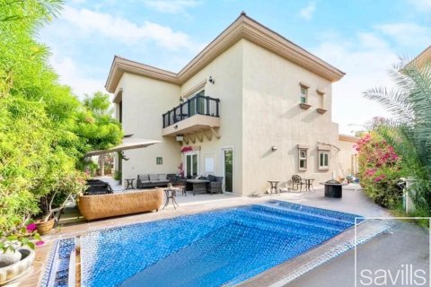 Vilë në Jumeirah Islands, Dubai, Emiratet e Bashkuara Arabe 4 dhoma gjumi, 818.66 m2. № 747473