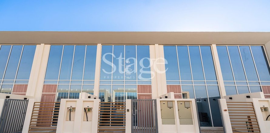 Villa en Rukan, Dubai, EAU 1 dormitorio, 53 m² № 729592