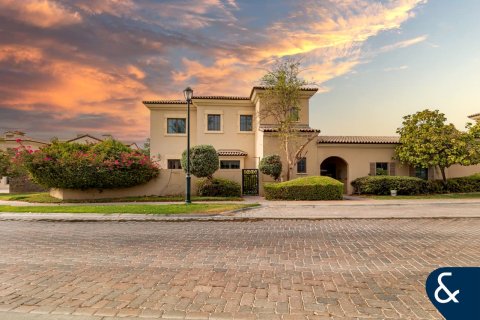 Villa in Jumeirah Golf Estates, Dubai, VAE: 4 Schlafzimmer, 347 m2 Nr. 685054