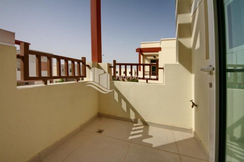 Apartamento em Al Ghadeer, Abu Dhabi, EAU 2 quartos, 98 m2 № 731805
