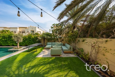 Vila di Meadows, Dubai, UAE 4 bilik tidur, 343.74 meter persegi № 741018 - foto 25