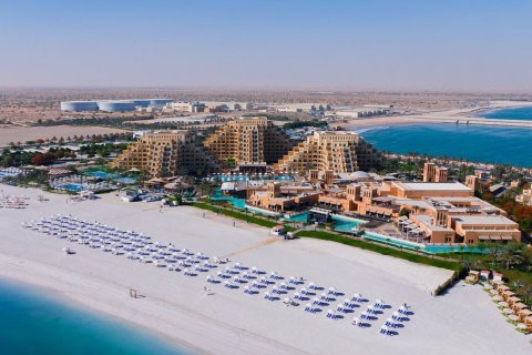 Διαμέρισμα σε Ras Al Khaimah, ΗΑΕ 3 υπνοδωμάτια, 253 τ.μ. Αρ. 734695 - φωτογραφία 5