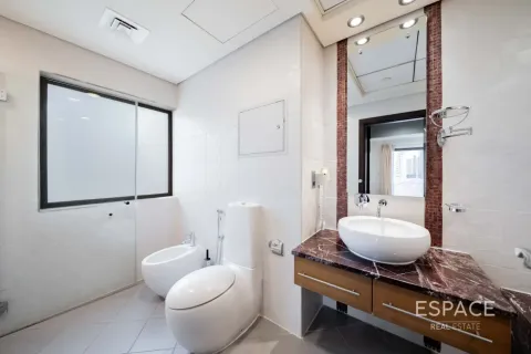 Apartmán v Jumeirah Beach Residence, Dubai, SAE 4 spálne, 288 m2 č. 738404 - Fotografia 4