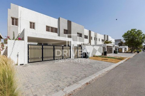 וילה ב Umm Suqeim, Dubai, איחוד האמירויות 5 חדרי שינה, 3716.12 מ