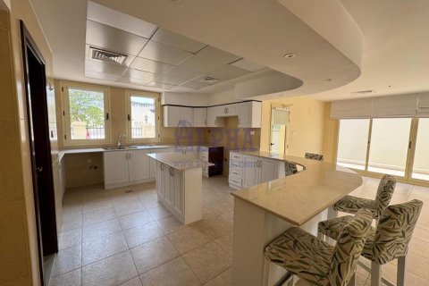 Vilă de vânzare în Al Hamra Village, Ras Al Khaimah, EAU 5 dormitoare, 939 mp. №709122 - poză 11