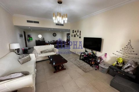 Apartment in Al Hamra Village, Ras Al Khaimah, UAE 2 bedrooms, 167.3 sq.m. № 709124 - photo 2