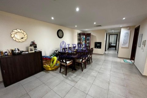 Apartment in Al Hamra Village, Ras Al Khaimah, UAE 2 bedrooms, 167.3 sq.m. № 709124 - photo 10