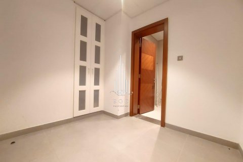 Apartment til leje i Tourist Club Area, Abu Dhabi, UAE 2 soveværelser, 146.3 kvm № 514027 - foto 6