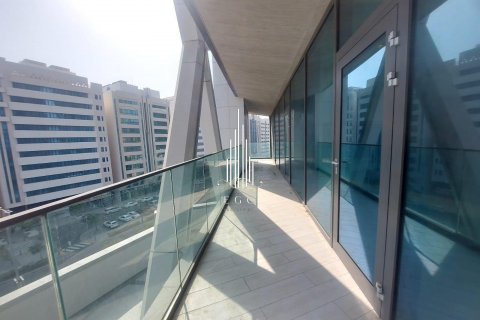 Apartment til leje i Tourist Club Area, Abu Dhabi, UAE 2 soveværelser, 146.3 kvm № 514027 - foto 3