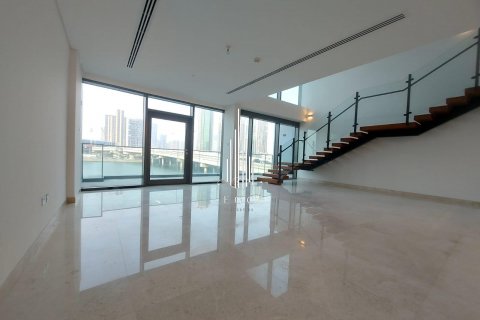 Adosado en Tourist Club Area, Abu Dhabi, EAU 4 dormitorios, 321.3 m² № 514031
