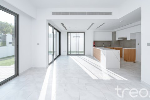 Townhouse in Dubai Land, Dubai, UAE 4 bedrooms, 215.91 sq.m. № 755498 - photo 3
