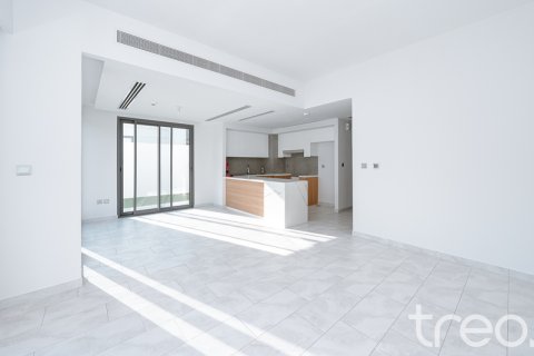 Townhouse in Dubai Land, Dubai, UAE 4 bedrooms, 215.91 sq.m. № 755498 - photo 2