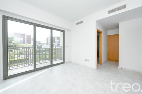 Townhouse in Dubai Land, Dubai, UAE 4 bedrooms, 215.91 sq.m. № 755498 - photo 8