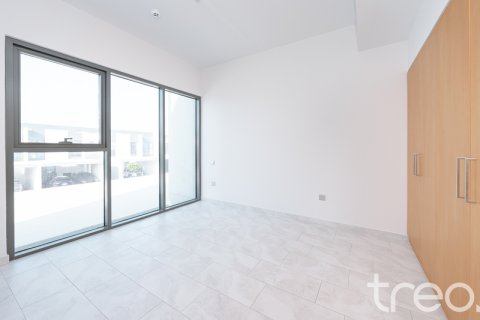 Townhouse in Dubai Land, Dubai, UAE 4 bedrooms, 215.91 sq.m. № 755498 - photo 15
