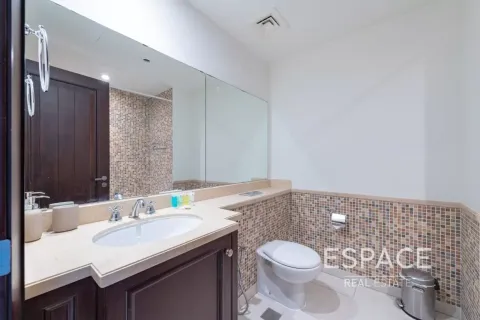 Müüa korter asukohaga Downtown Dubai (Downtown Burj Dubai), AÜE: 2 magamistoaga, 126 m² Nr 649806 - pilt 12