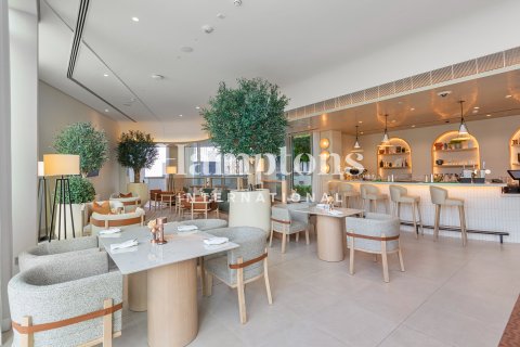 Apartment in Downtown Dubai (Downtown Burj Dubai), UAE 2 bedrooms, 101.54297900 sq.m. № 719024 - photo 2