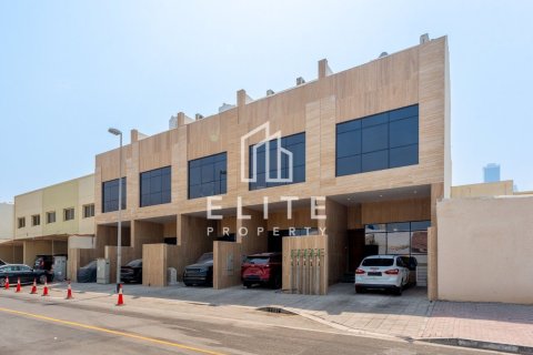 Villetta a schiera a Al Badaa, Dubai, EAU 4 camere da letto, 669 mq. № 769028