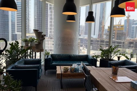 Business Bay, Dubai, UAE의 임대용 사무실 85.1제곱미터 번호 763247 - 사진 3