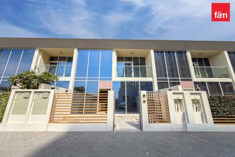 Shtëpi në qytet në Dubai, Emiratet e Bashkuara Arabe 2 dhoma gjumi, 79.3 m2. № 727370