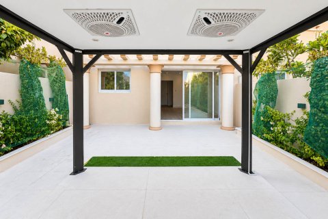 Villa en alquiler en The Springs, Dubai, EAU 2 dormitorios, 156.7 m2 № 768776 - foto 6