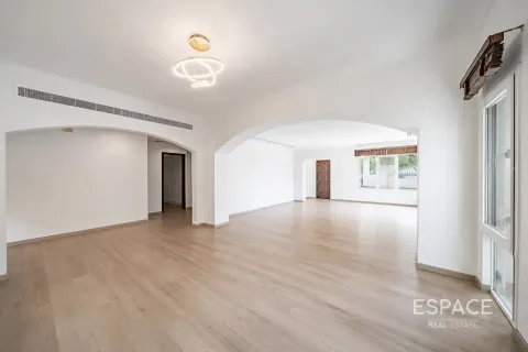 Villa à vendre à Meadows, Dubai, EAU 4 chambres, 381 m2 № 737747 - photo 5