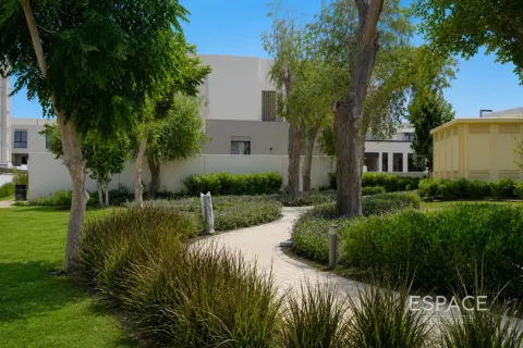Townhouse sa Jebel Ali, Dubai, UAE 4 silid-tulugan, 298 sq.m. № 737749 - larawan 2