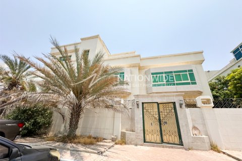 Βίλα σε Abu Dhabi, ΗΑΕ 9 υπνοδωμάτια, 962 τ.μ. Αρ. 629916 - φωτογραφία 8