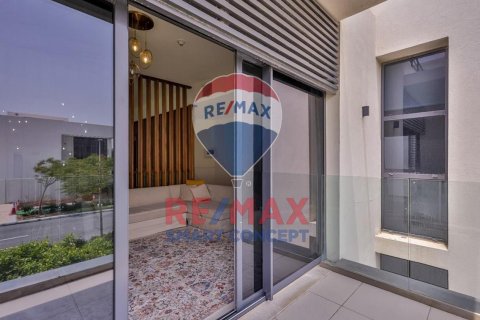 Villa sa Yas Island, Abu Dhabi, UAE 4 silid-tulugan, 599.8 sq.m. № 515845 - larawan 3