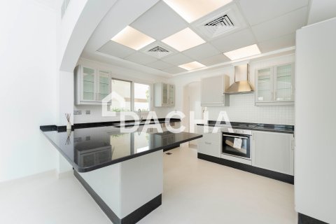 Vila u gradu Meadows, Dubai, UAE 5 spavaće sobe, 332 m2 Br. 720564 - Slika 12