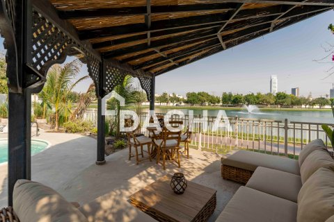 Vila u gradu Meadows, Dubai, UAE 5 spavaće sobe, 332 m2 Br. 720564 - Slika 26